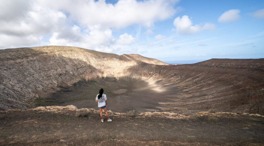 What to do in Lanzarote: Crater caldera blanca