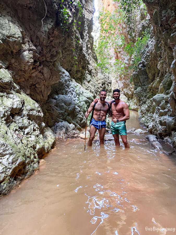 hiking in the estrechos del arroyo regajo